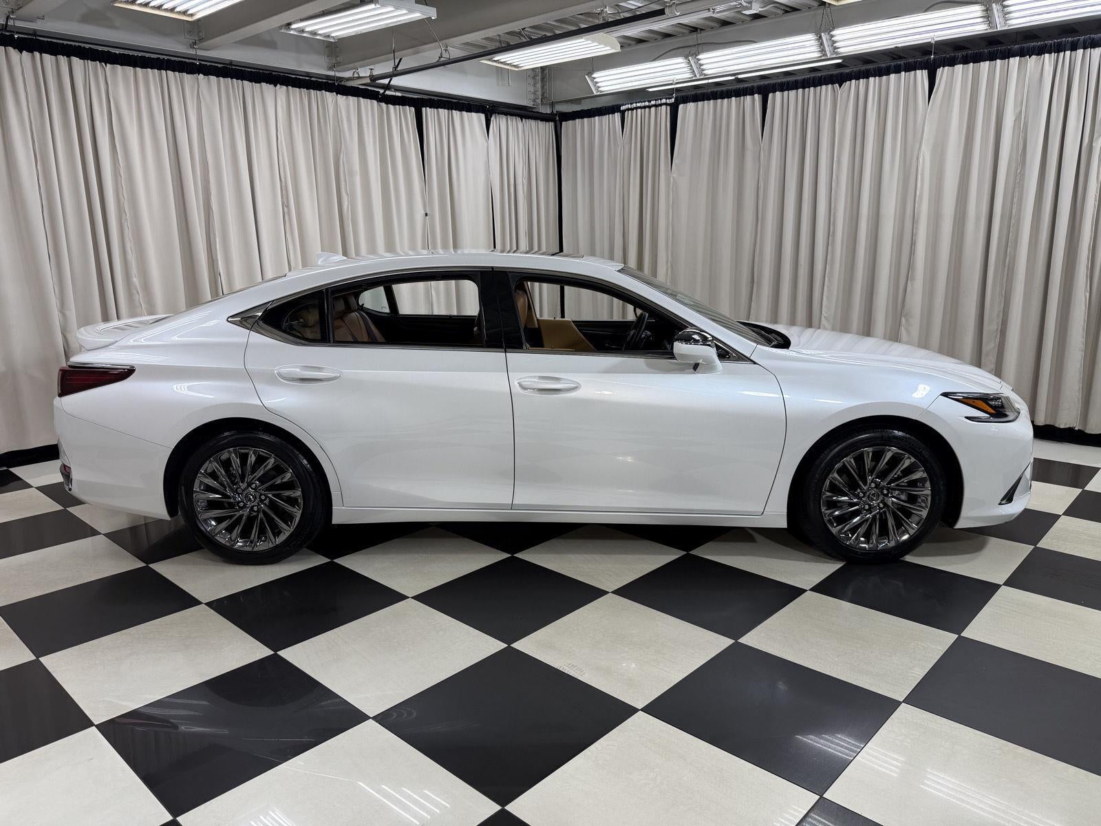 2025 Lexus ES ES 300h Ultra Luxury