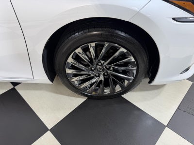 2025 Lexus ES ES 300h Ultra Luxury
