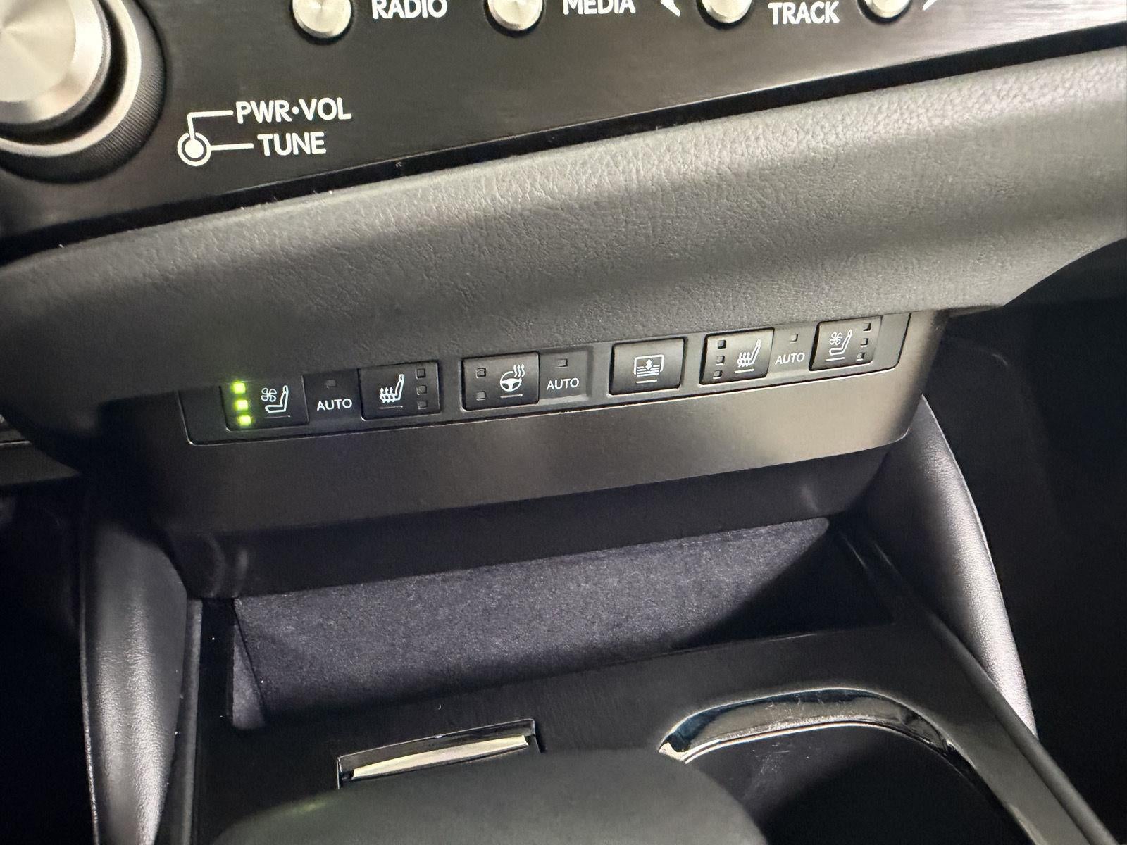 2024 Lexus ES ES 300h Ultra Luxury