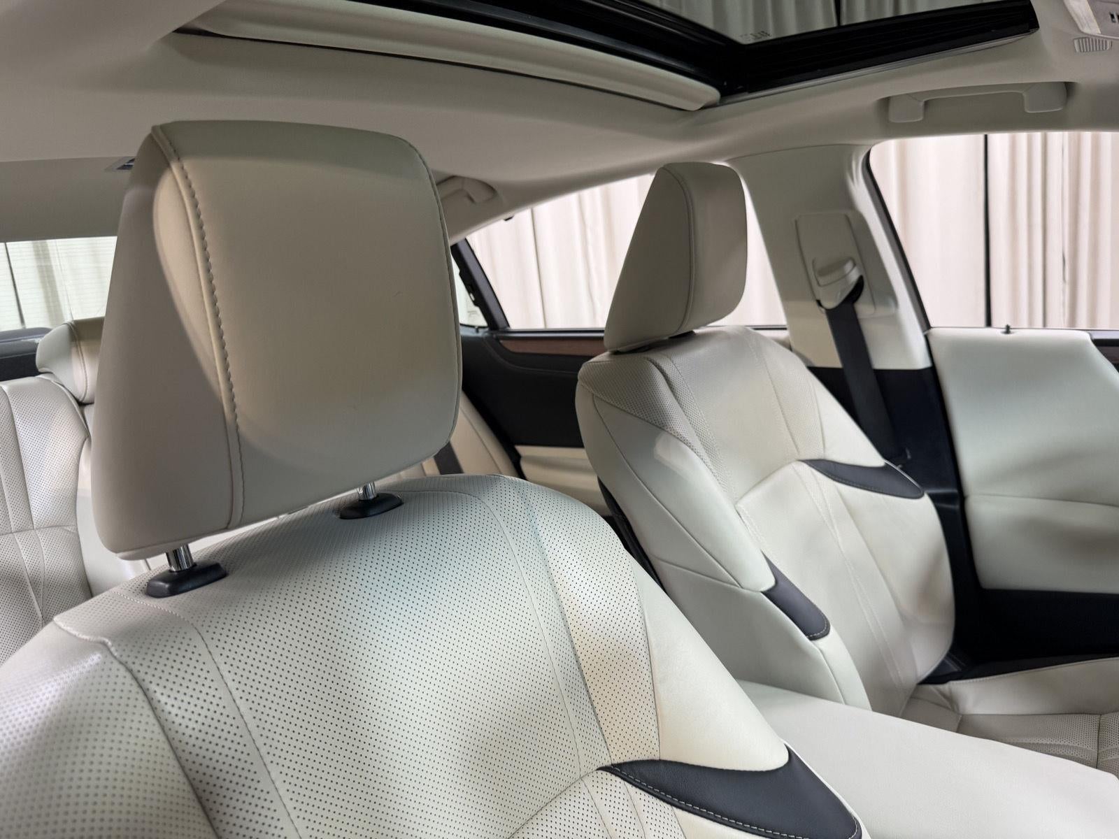 2024 Lexus ES ES 300h Ultra Luxury