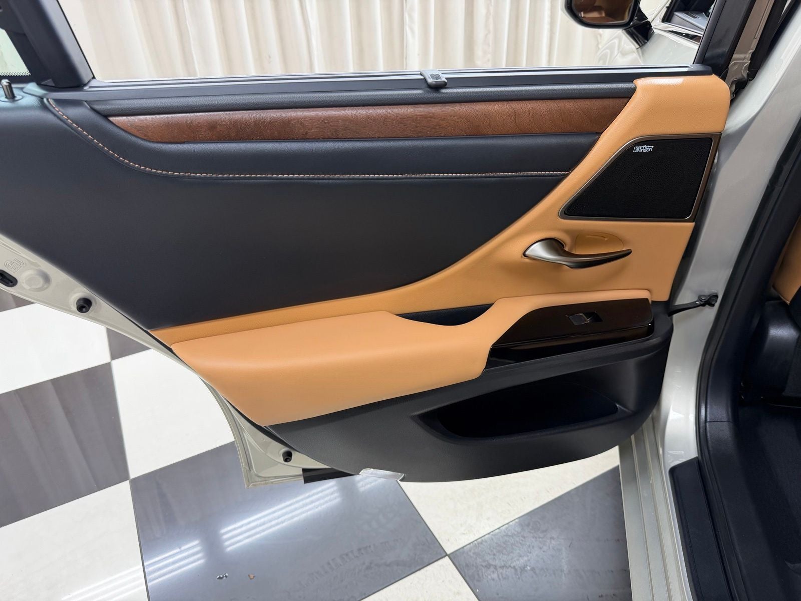 2025 Lexus ES 350 Ultra Luxury