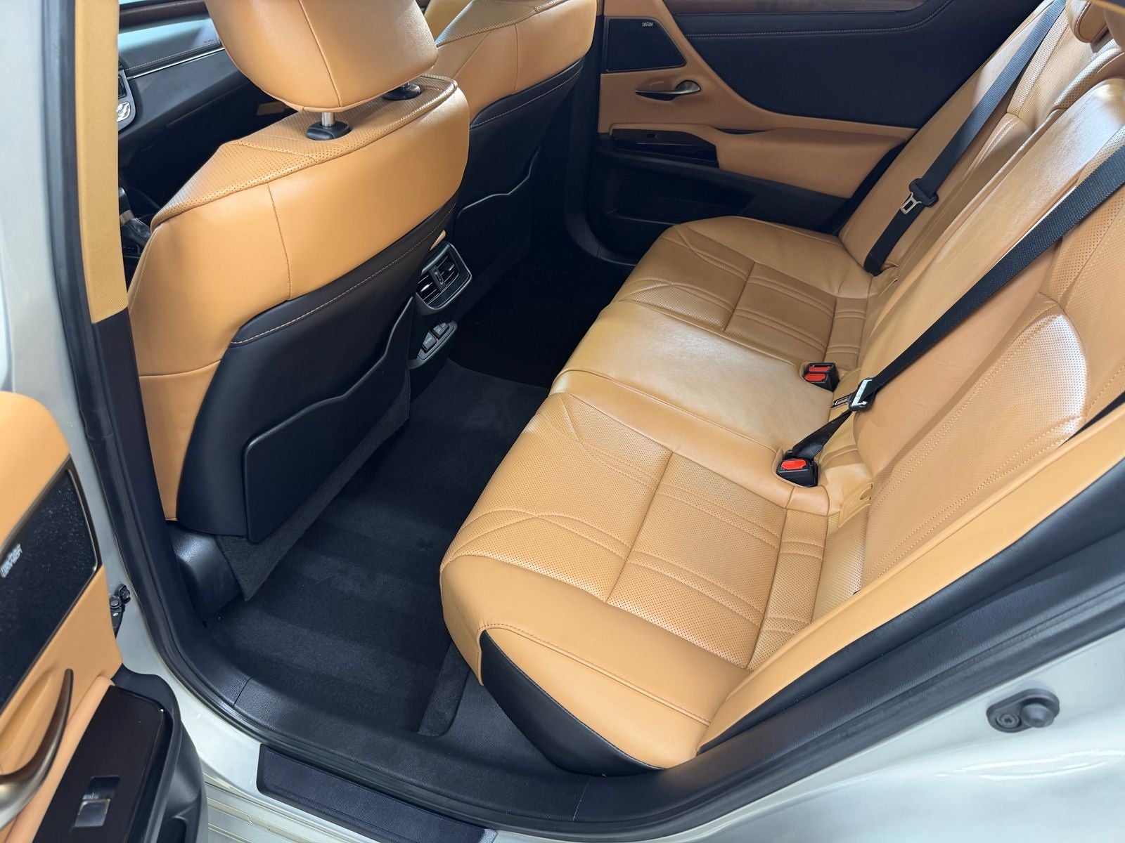 2025 Lexus ES 350 Ultra Luxury