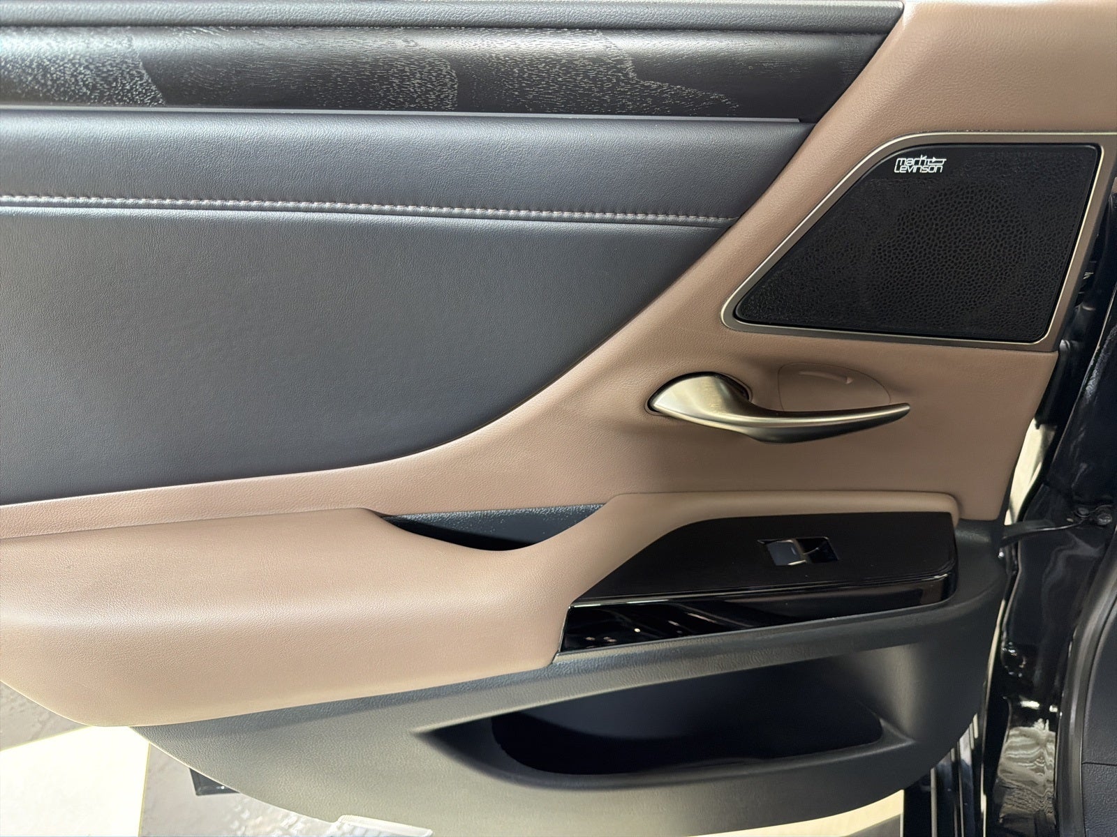 2024 Lexus ES 350 Ultra Luxury