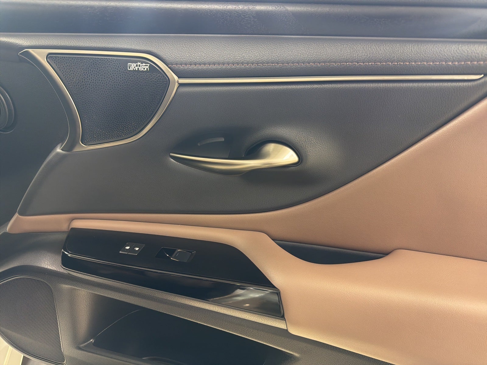 2024 Lexus ES 350 Ultra Luxury