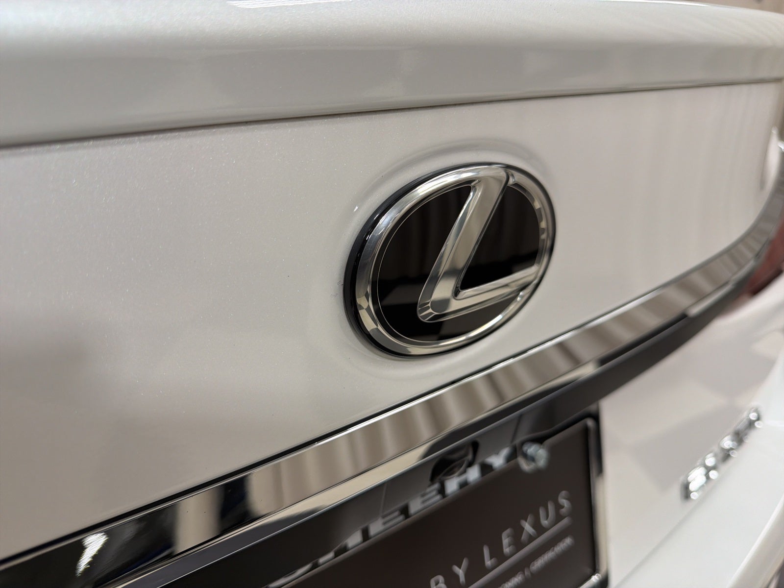 2024 Lexus ES 350 Ultra Luxury