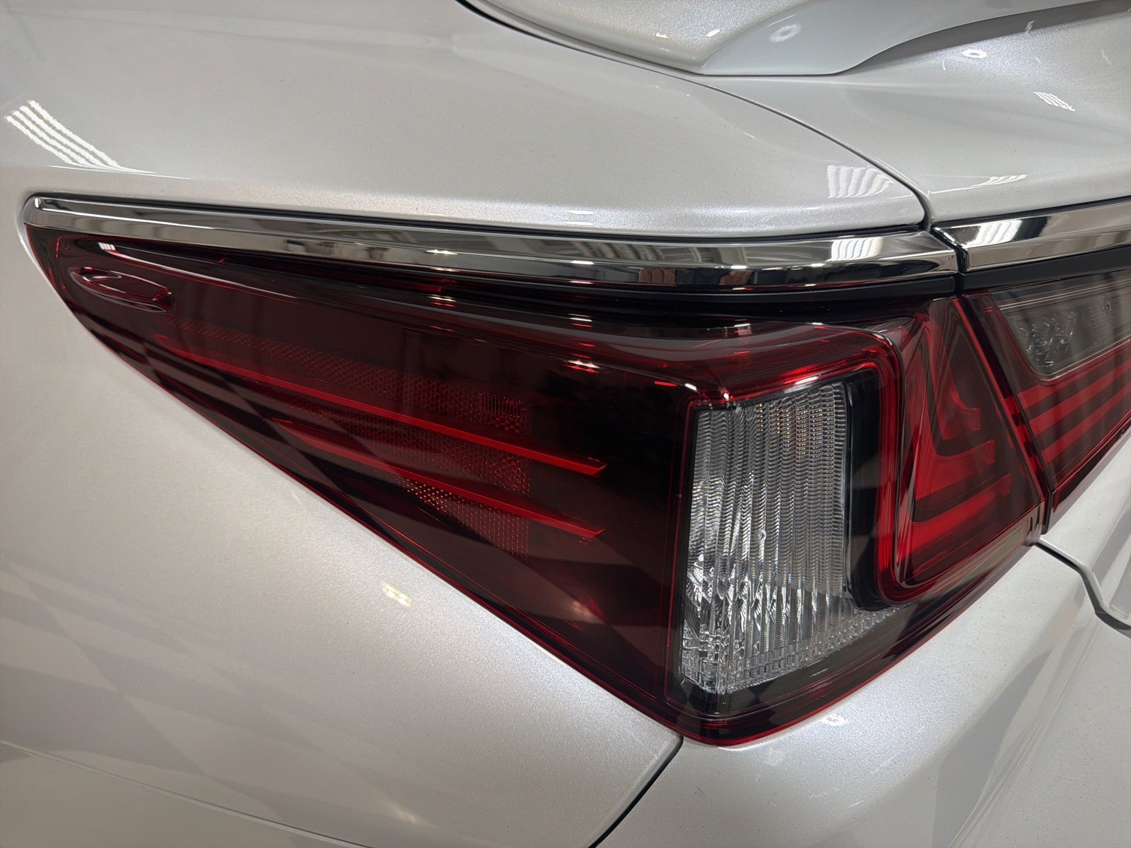 2024 Lexus ES 350 Ultra Luxury