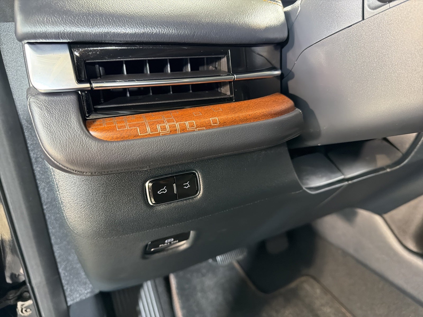 2025 Lincoln Navigator L Black Label