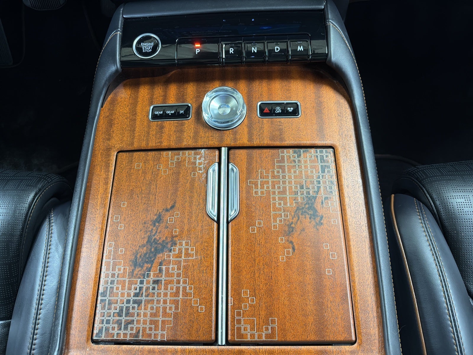 2025 Lincoln Navigator L Black Label