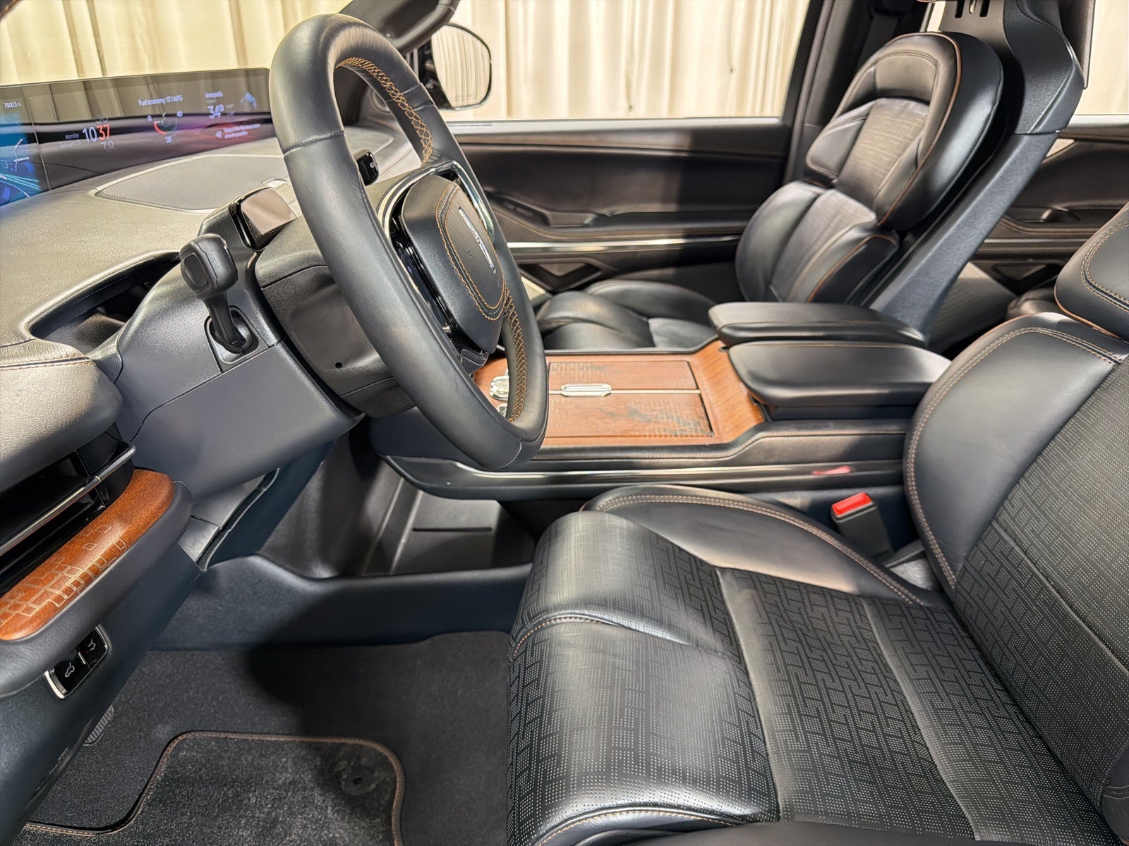 2025 Lincoln Navigator L Black Label