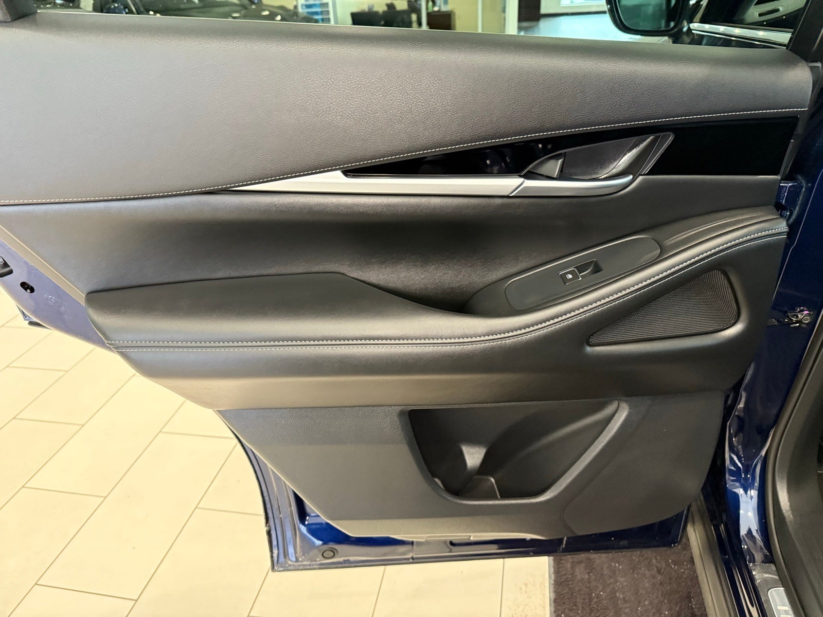 2025 INFINITI QX60 PURE