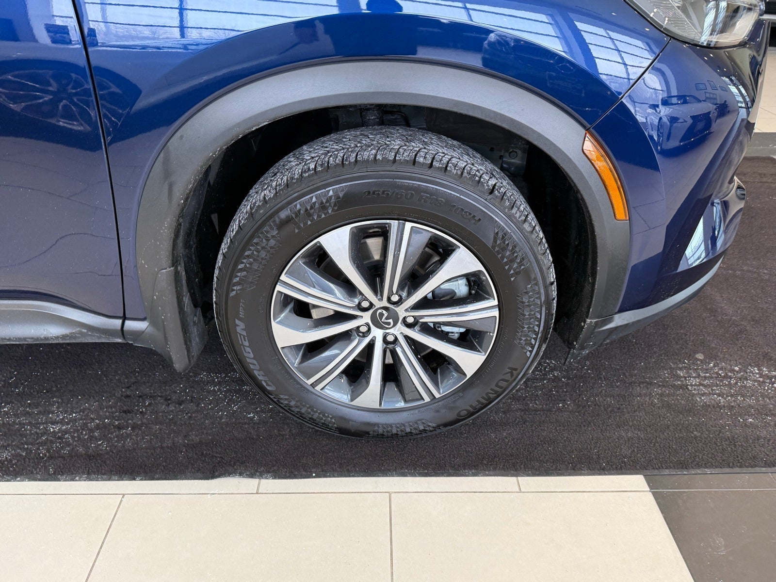 2025 INFINITI QX60 PURE