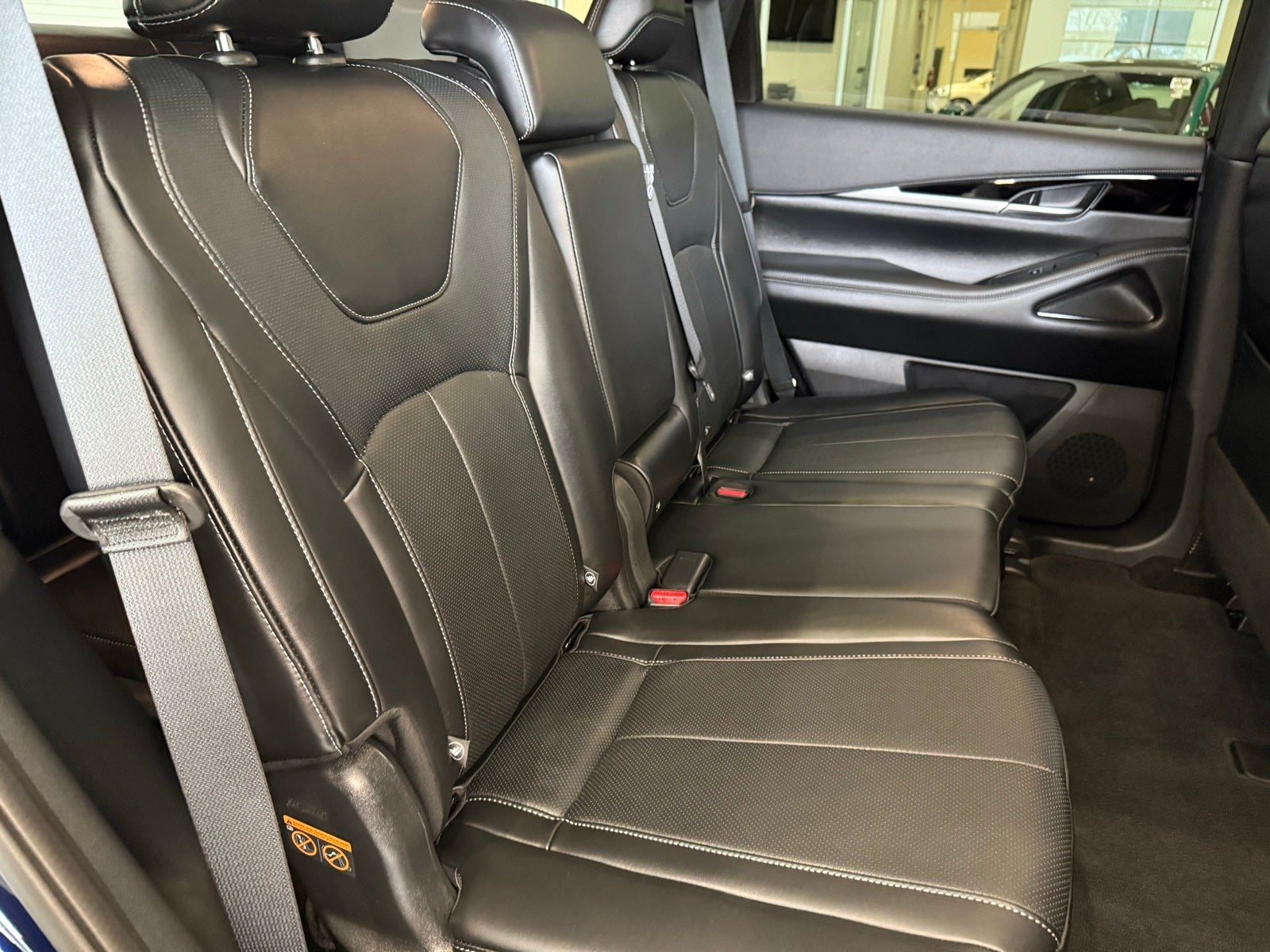 2025 INFINITI QX60 PURE