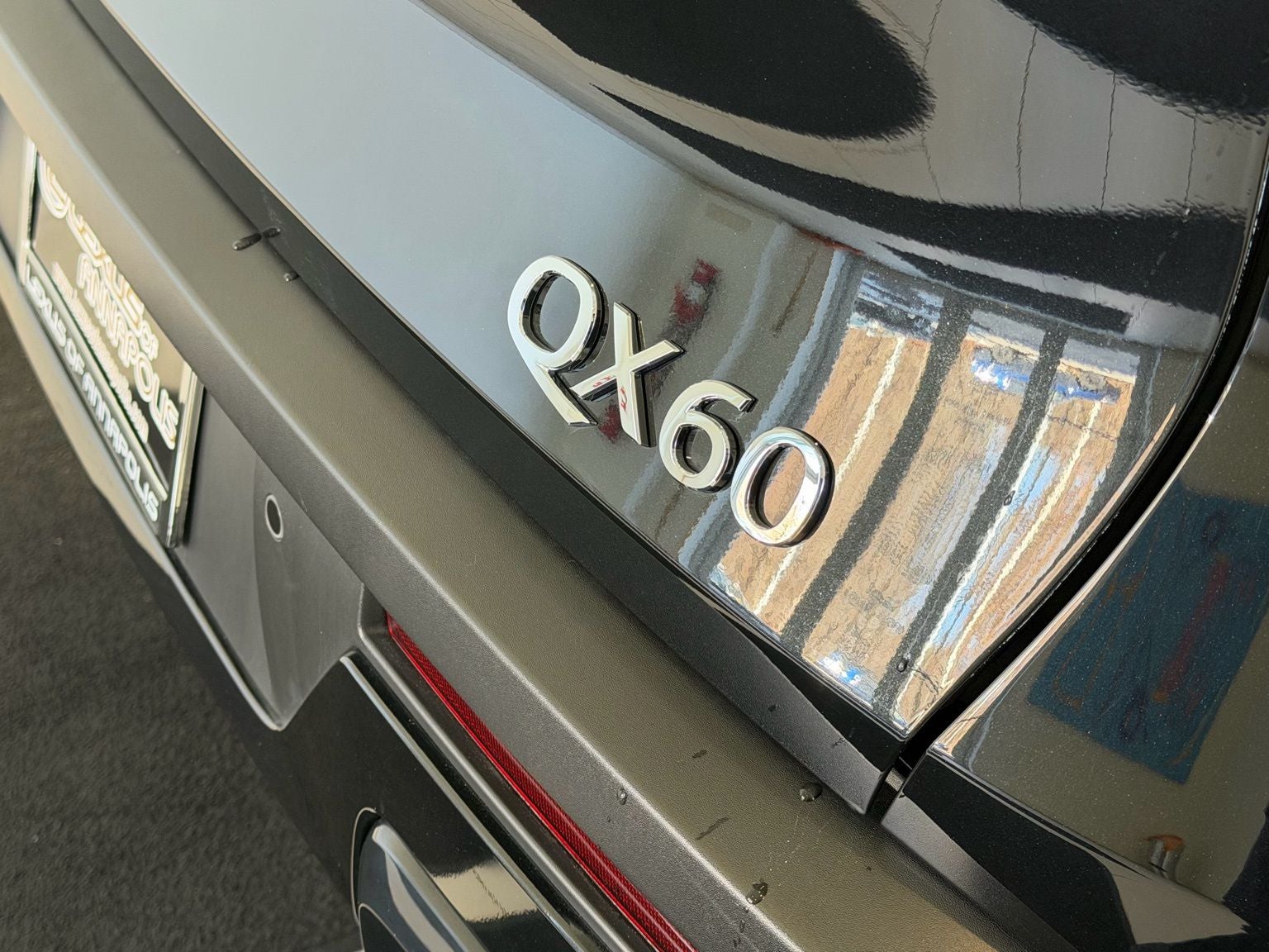 2025 INFINITI QX60 LUXE