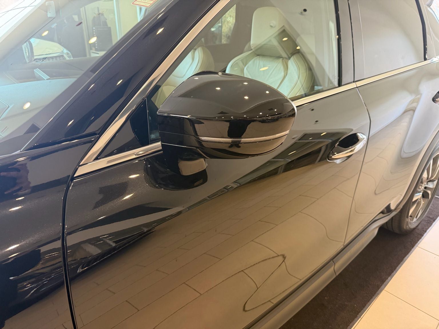 2025 INFINITI QX60 LUXE