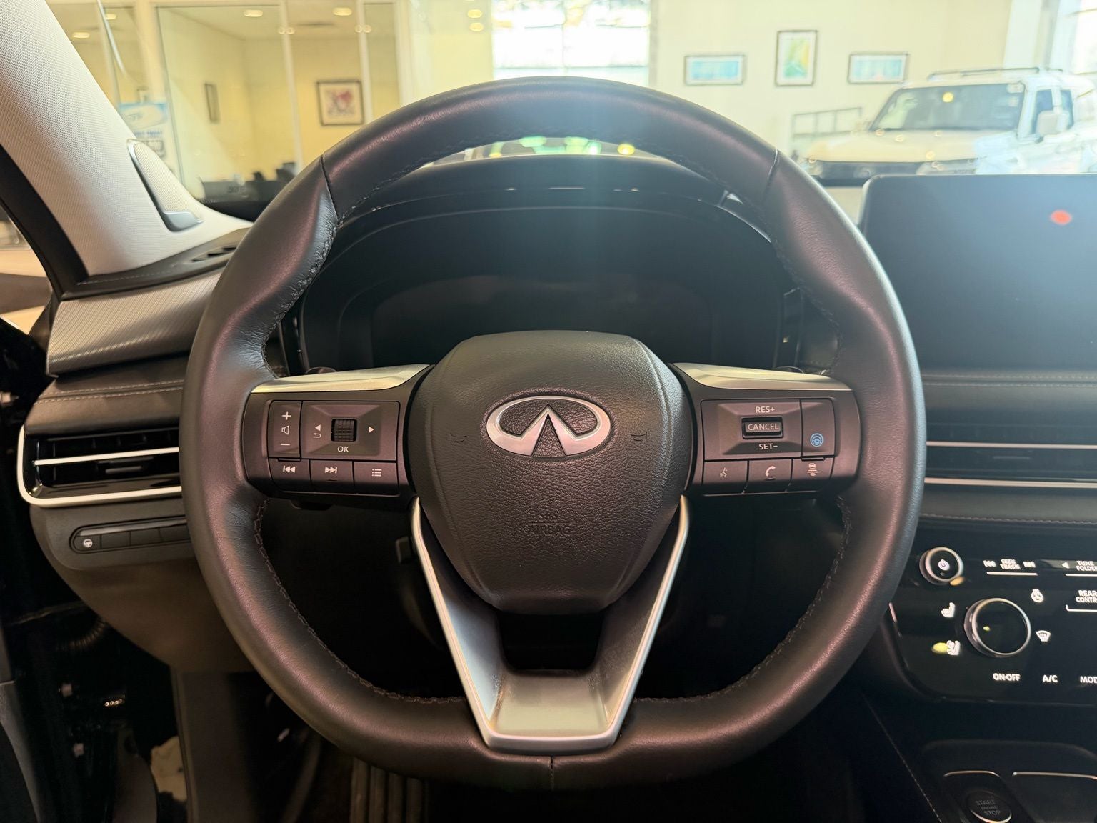 2025 INFINITI QX60 LUXE