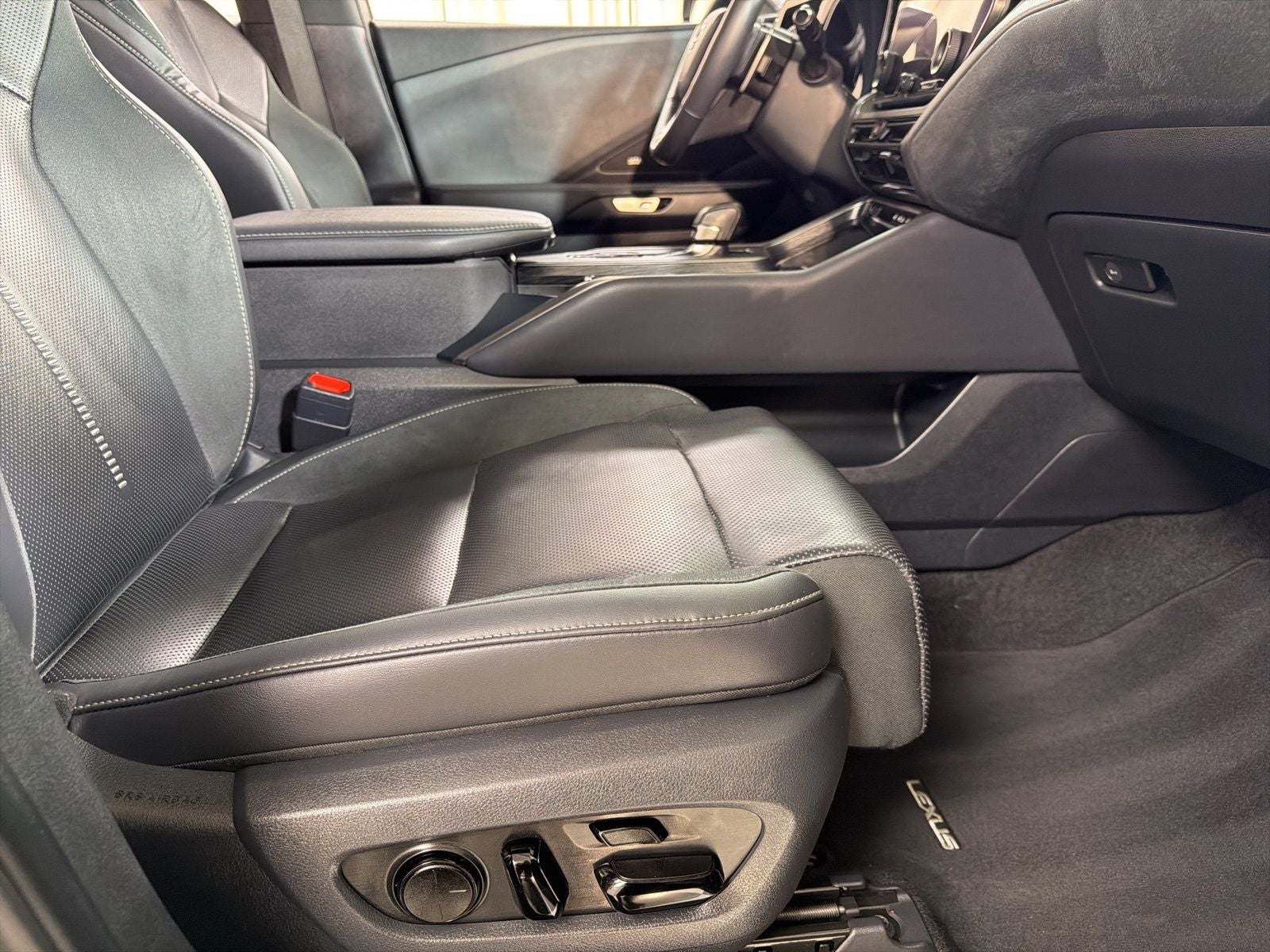 2024 Lexus TX 550h+ Luxury