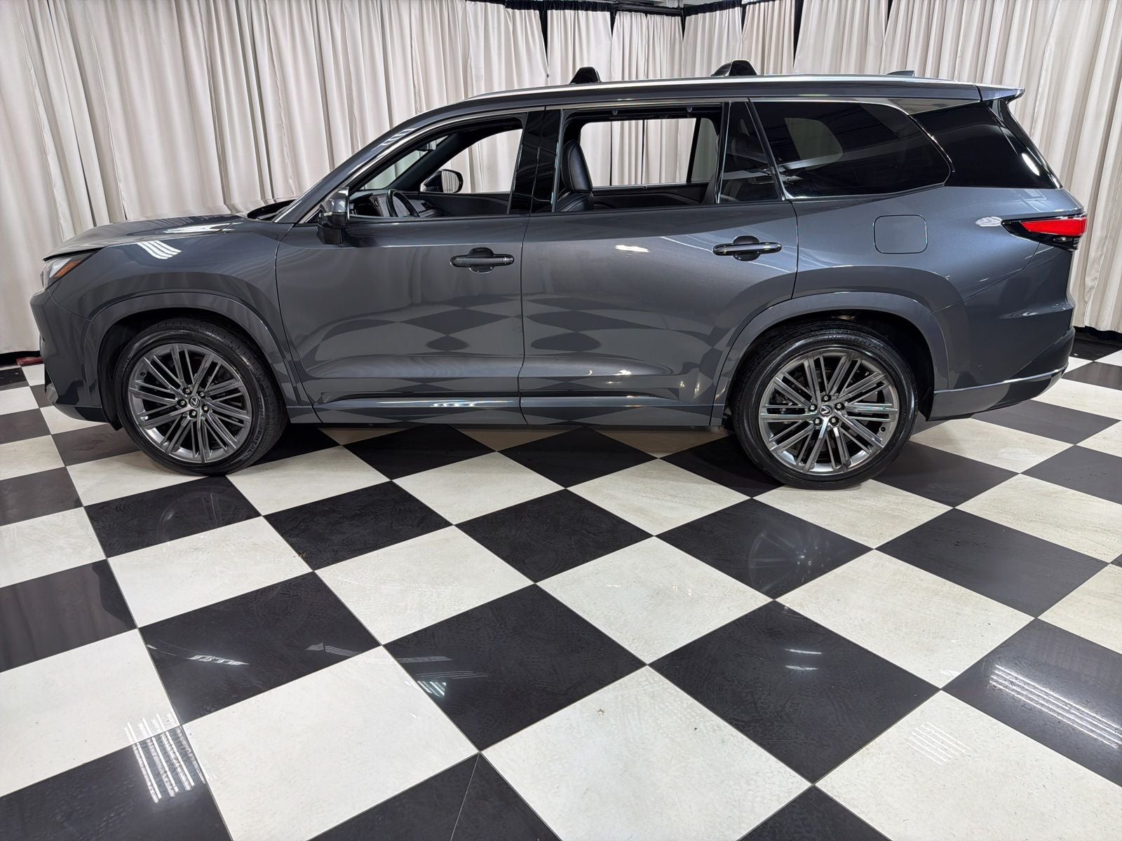 2024 Lexus TX 550h+ Luxury