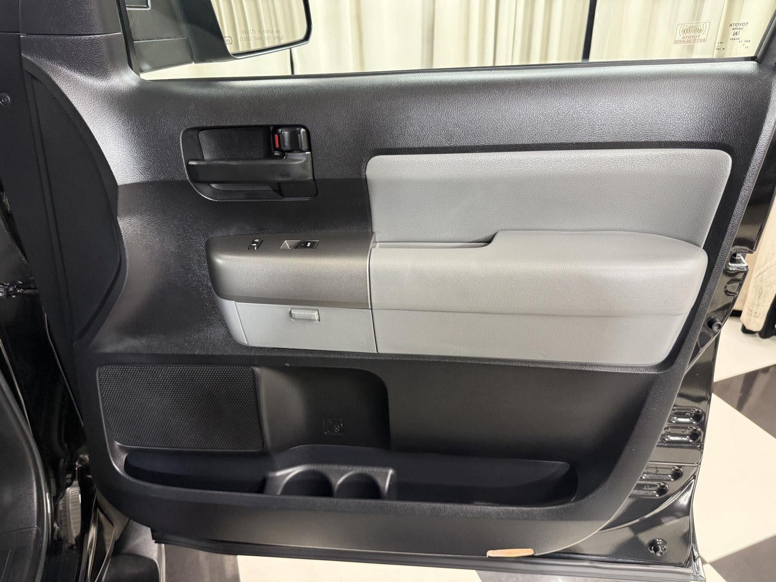 2017 Toyota Sequoia SR5