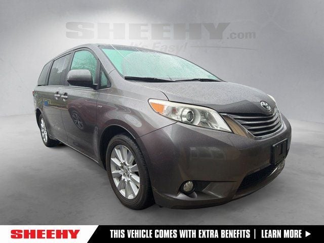2017 Toyota Sienna XLE Premium V6 AWD 7-Passenger's photo