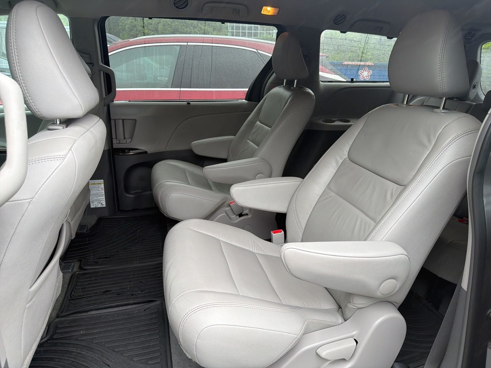 2017 Toyota Sienna XLE Premium 7 Passenger
