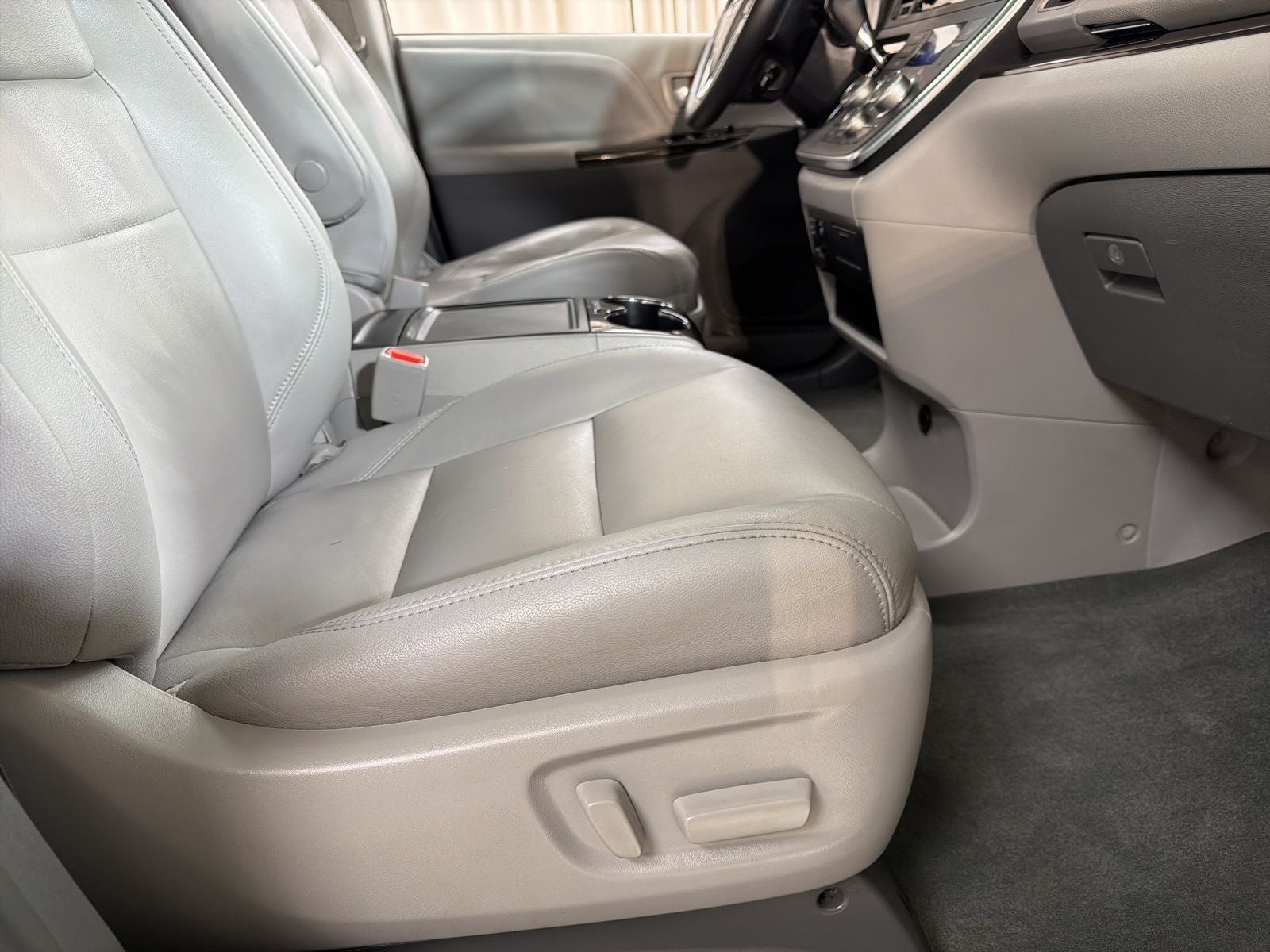 2018 Toyota Sienna XLE 7 Passenger