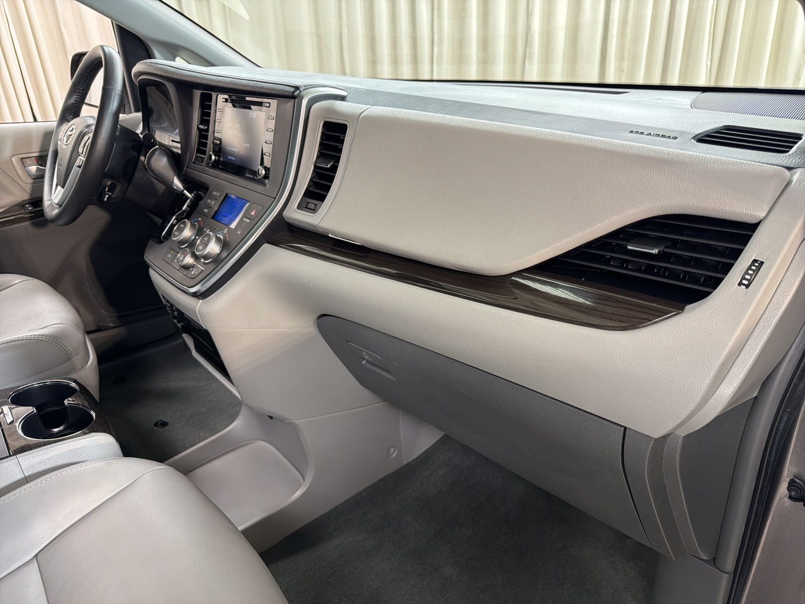 2018 Toyota Sienna XLE 7 Passenger