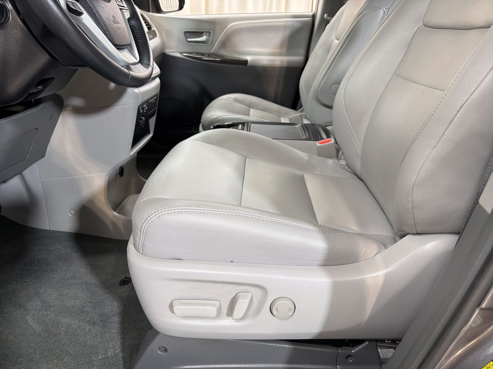 2018 Toyota Sienna XLE 7 Passenger
