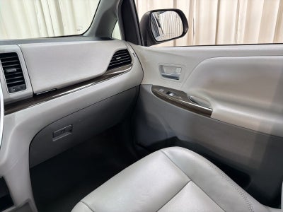 2018 Toyota Sienna XLE 7 Passenger