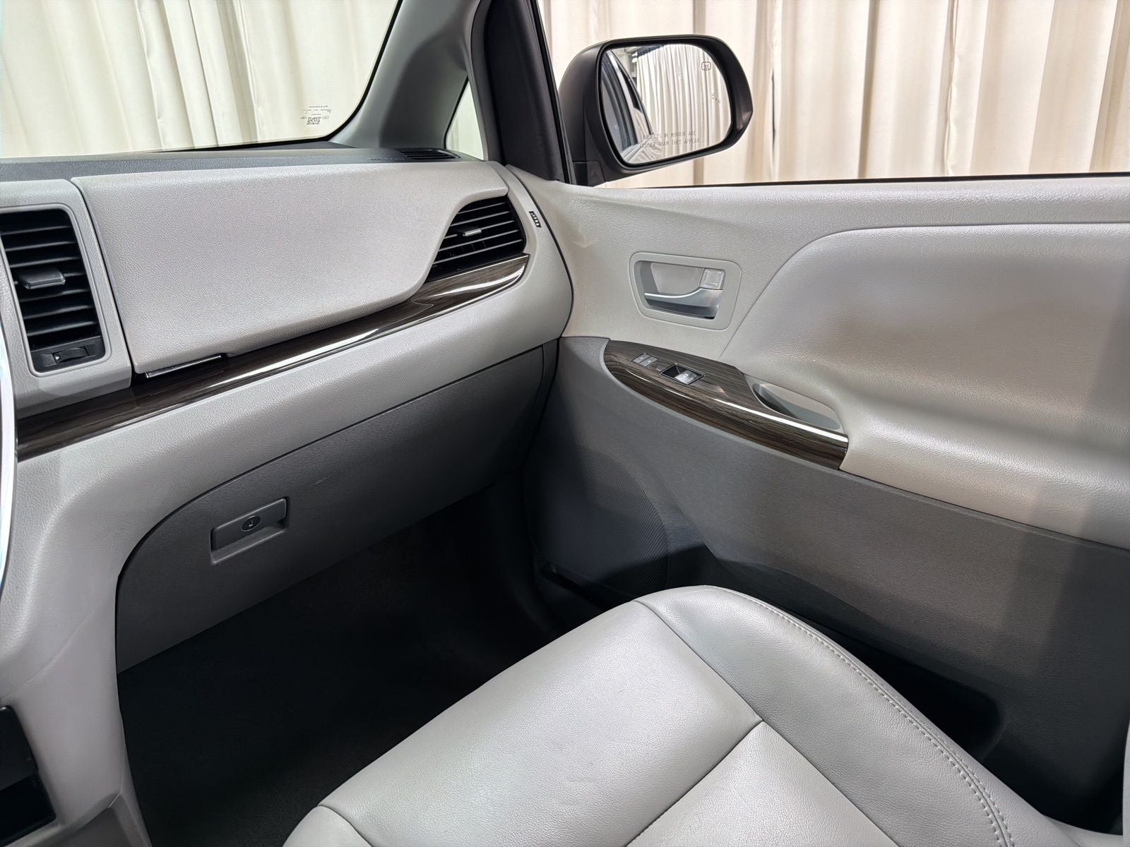 2018 Toyota Sienna XLE 7 Passenger