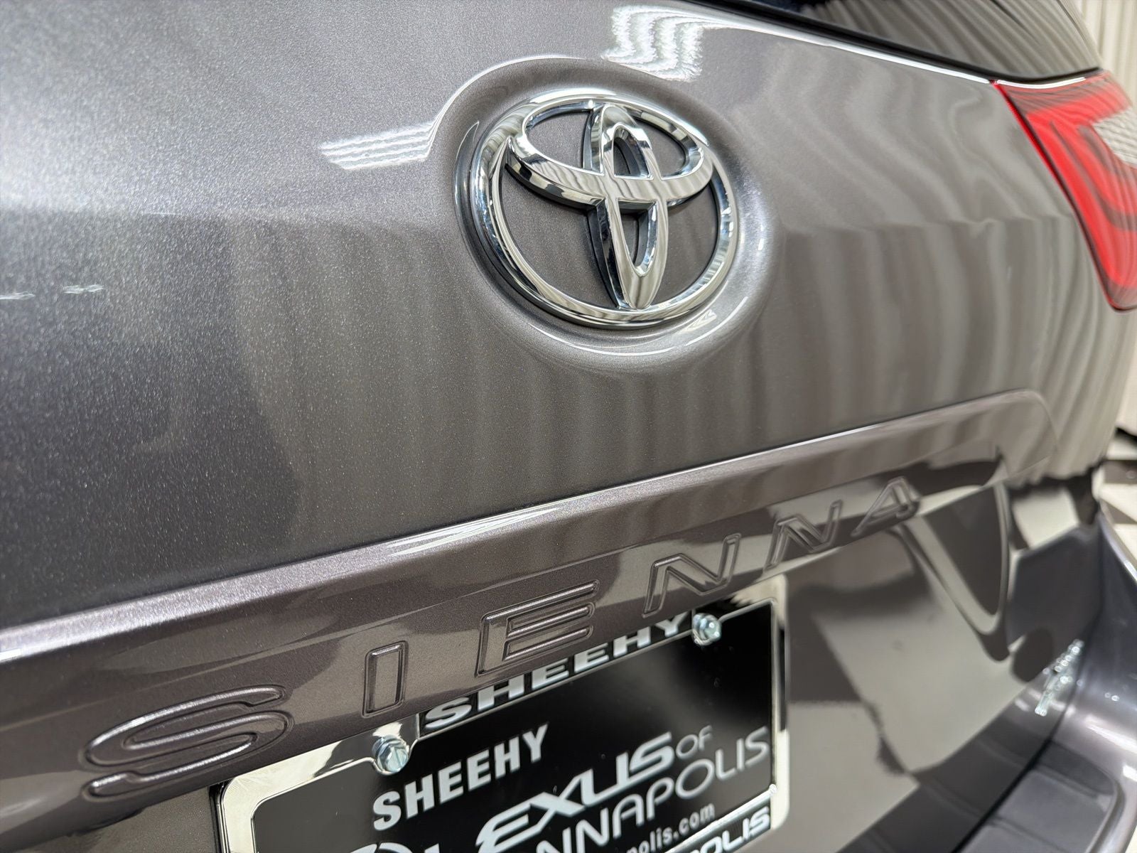 2018 Toyota Sienna XLE 7 Passenger
