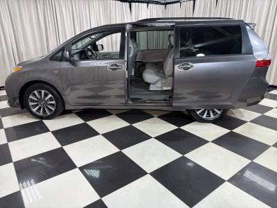 2018 Toyota Sienna XLE 7 Passenger