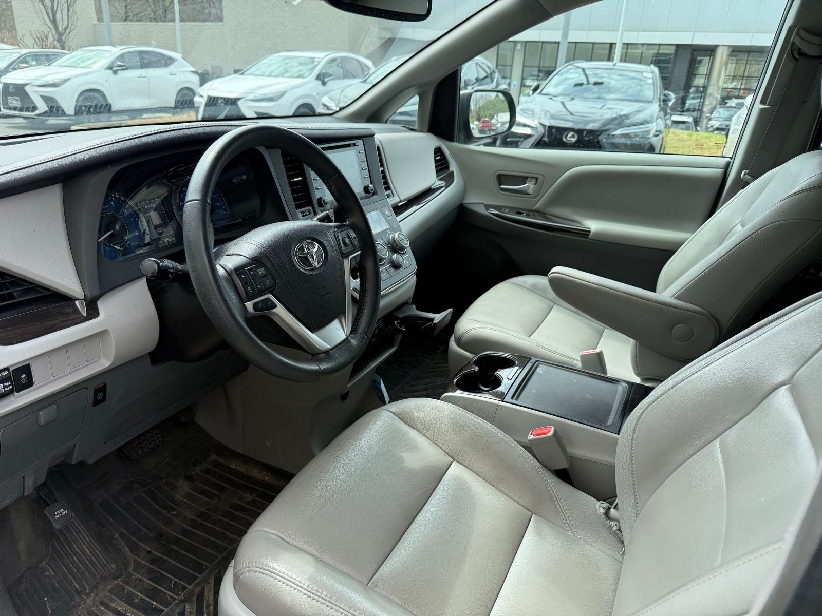 2018 Toyota Sienna XLE 7 Passenger
