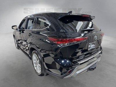 2026 Toyota Highlander Hybrid Platinum