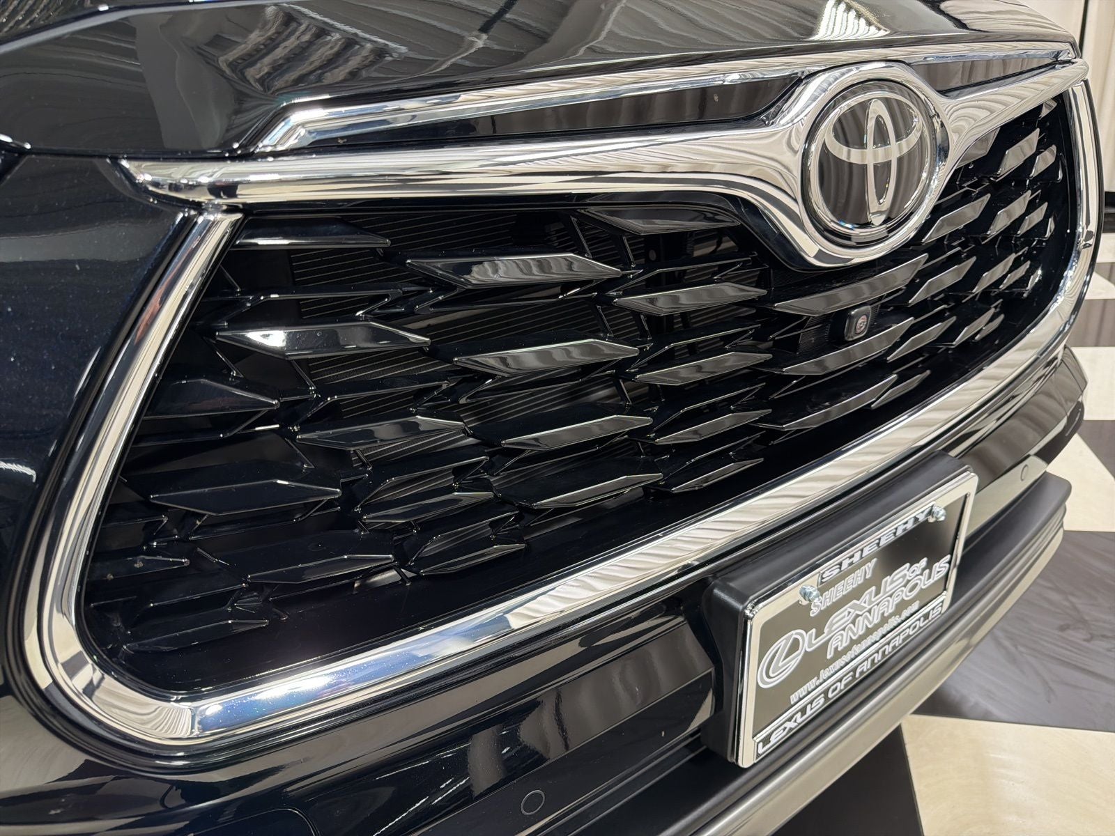 2026 Toyota Highlander Hybrid Platinum