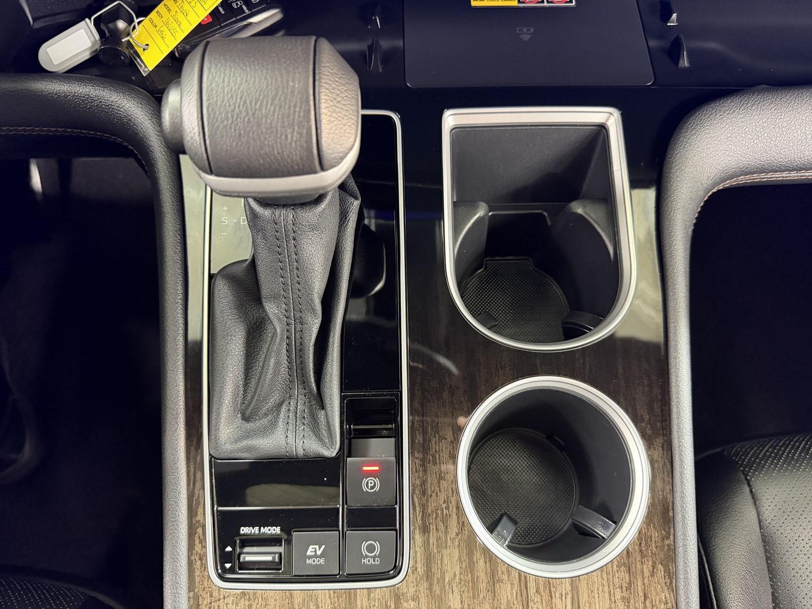 2025 Toyota Sienna Platinum 7-Passenger
