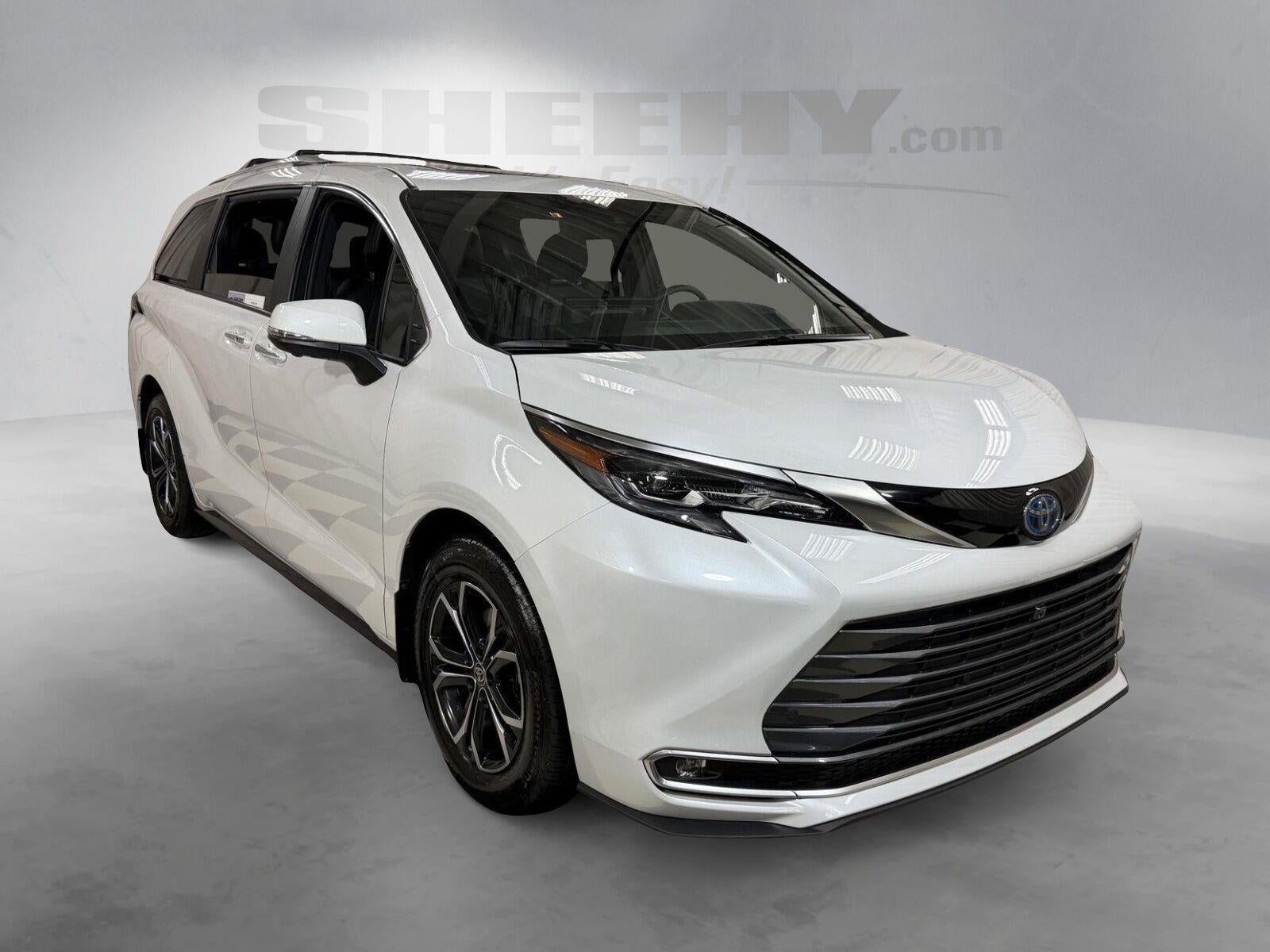 2025 Toyota Sienna Platinum 7-Passenger