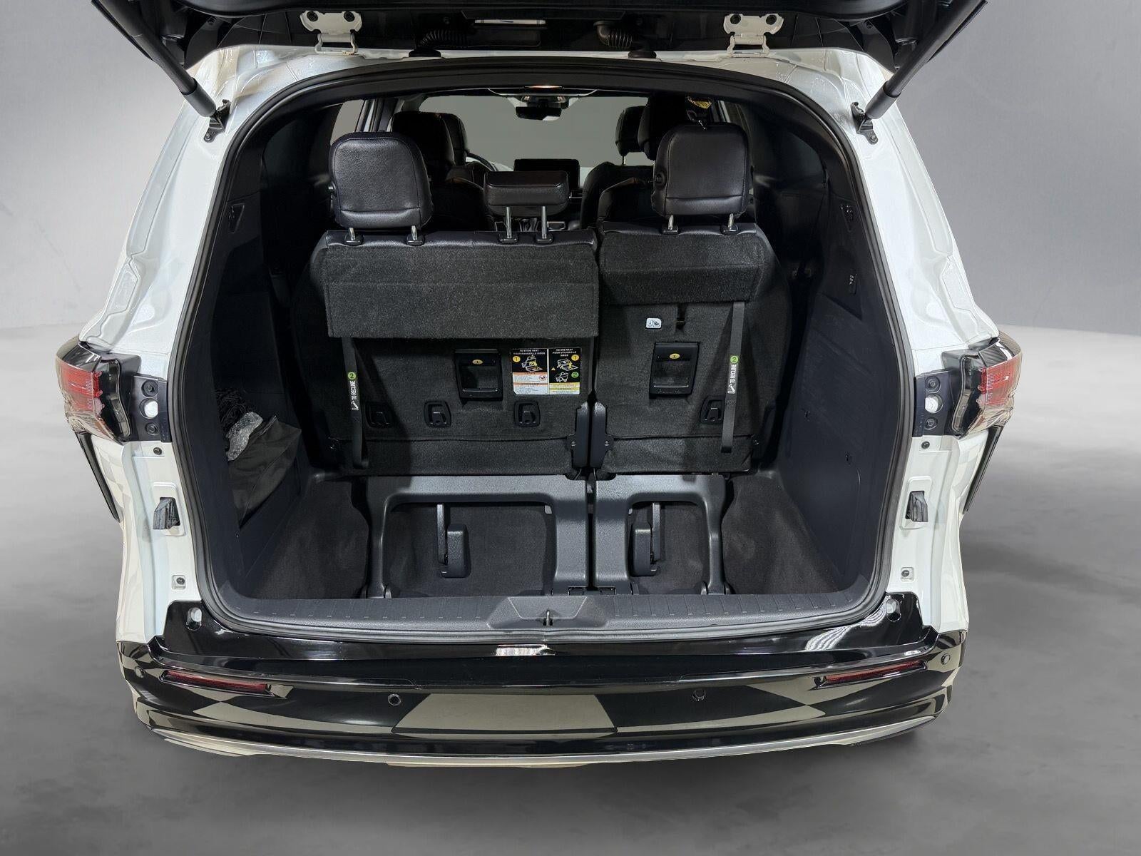 2025 Toyota Sienna Platinum 7-Passenger