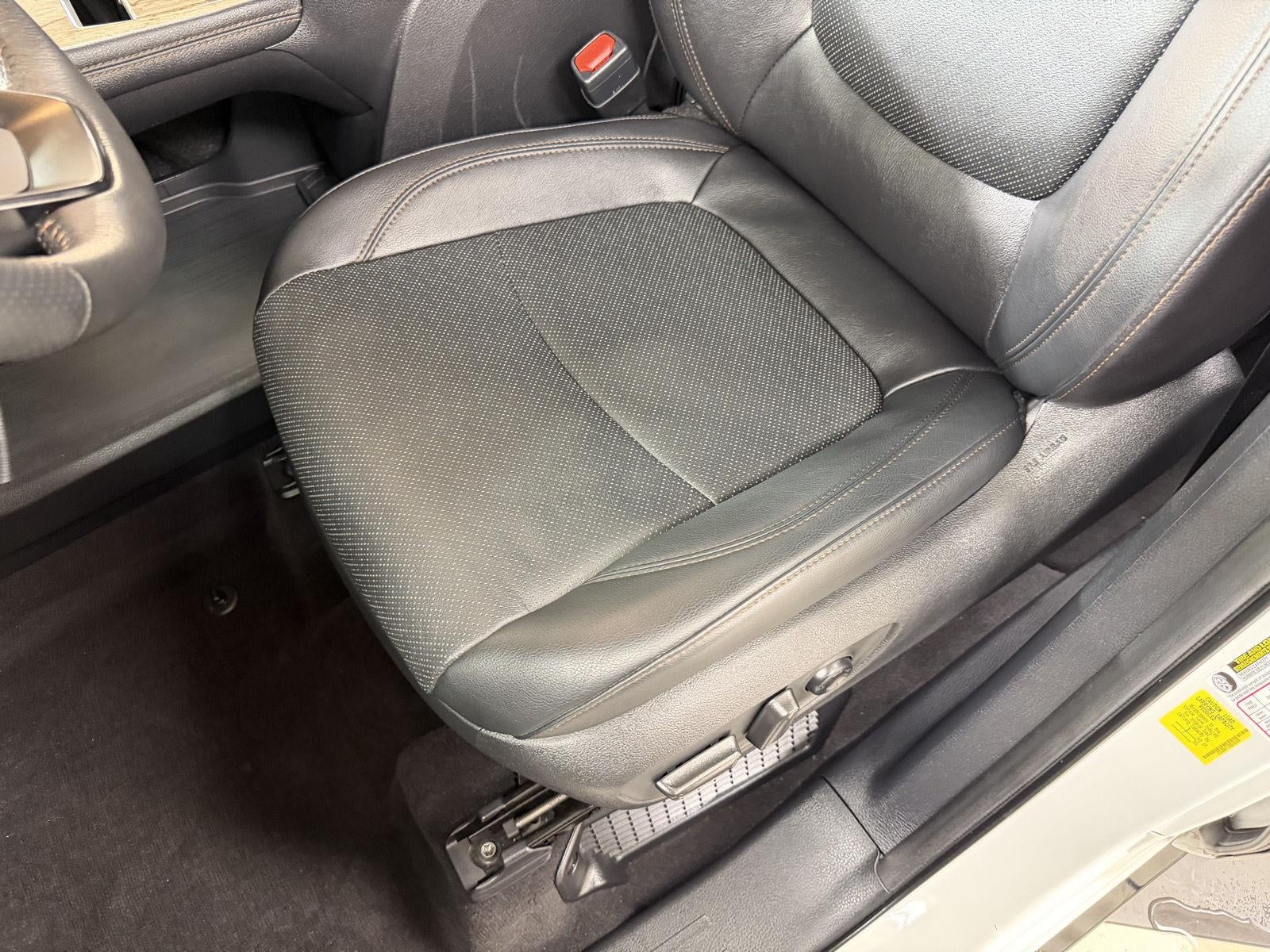 2025 Toyota Sienna Platinum 7-Passenger