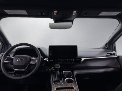 2025 Toyota Sienna Platinum 7-Passenger