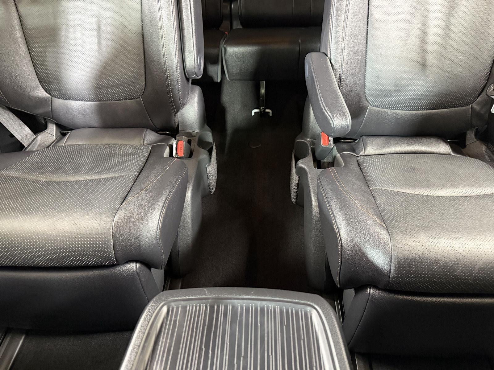 2025 Toyota Sienna Platinum 7-Passenger