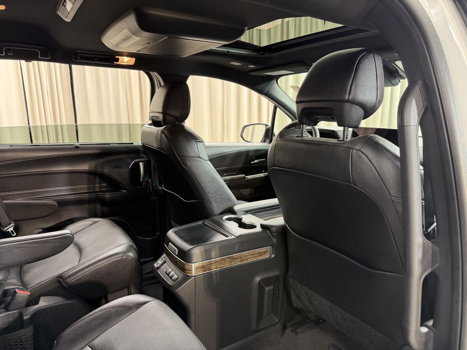 2025 Toyota Sienna Platinum 7-Passenger