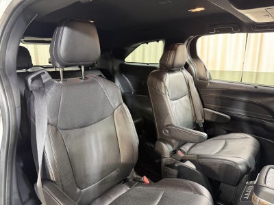 2025 Toyota Sienna Platinum 7-Passenger