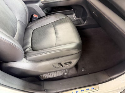 2025 Toyota Sienna Platinum 7-Passenger