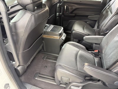 2025 Toyota Sienna Platinum 7-Passenger