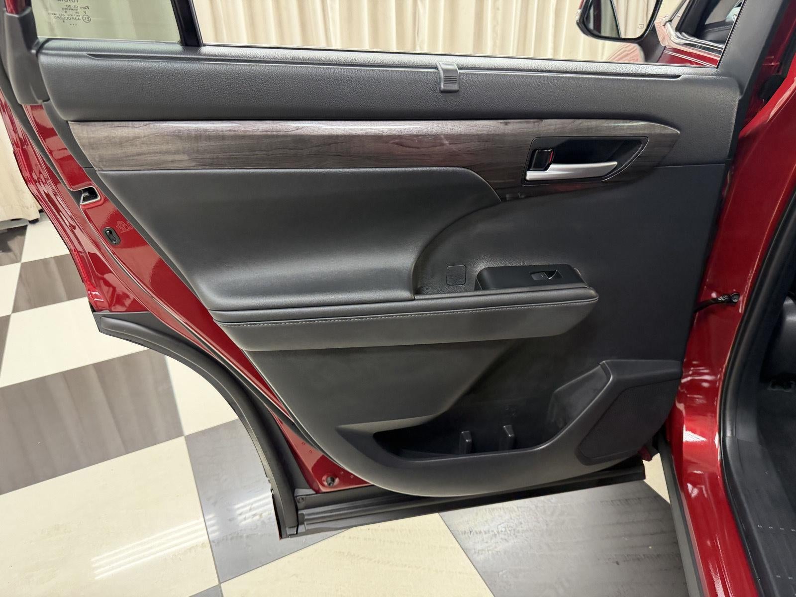 2020 Toyota Highlander Platinum