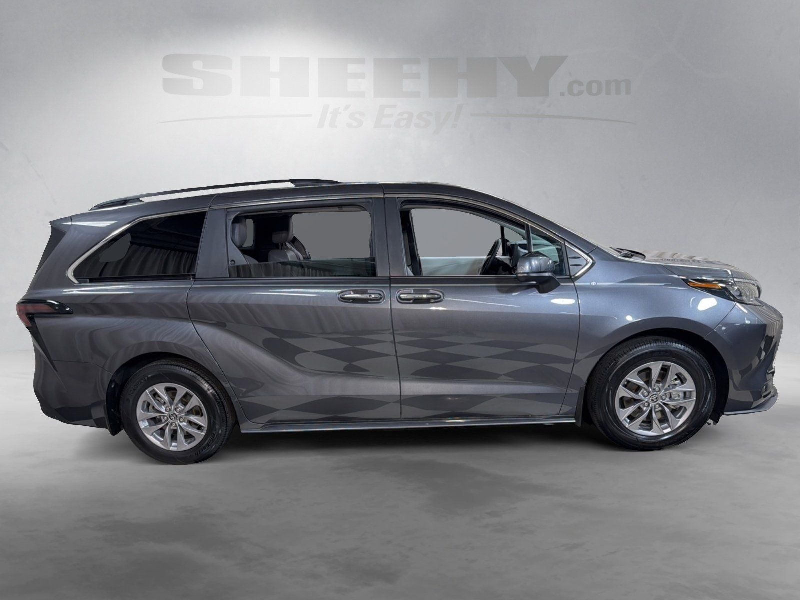 2025 Toyota Sienna XLE 7 Passenger