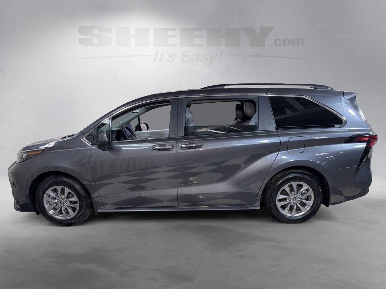 2025 Toyota Sienna XLE 7 Passenger