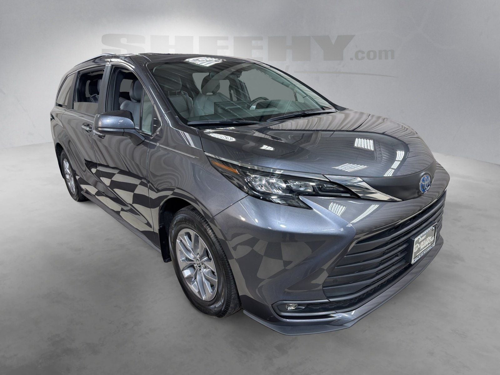 2025 Toyota Sienna XLE 7 Passenger