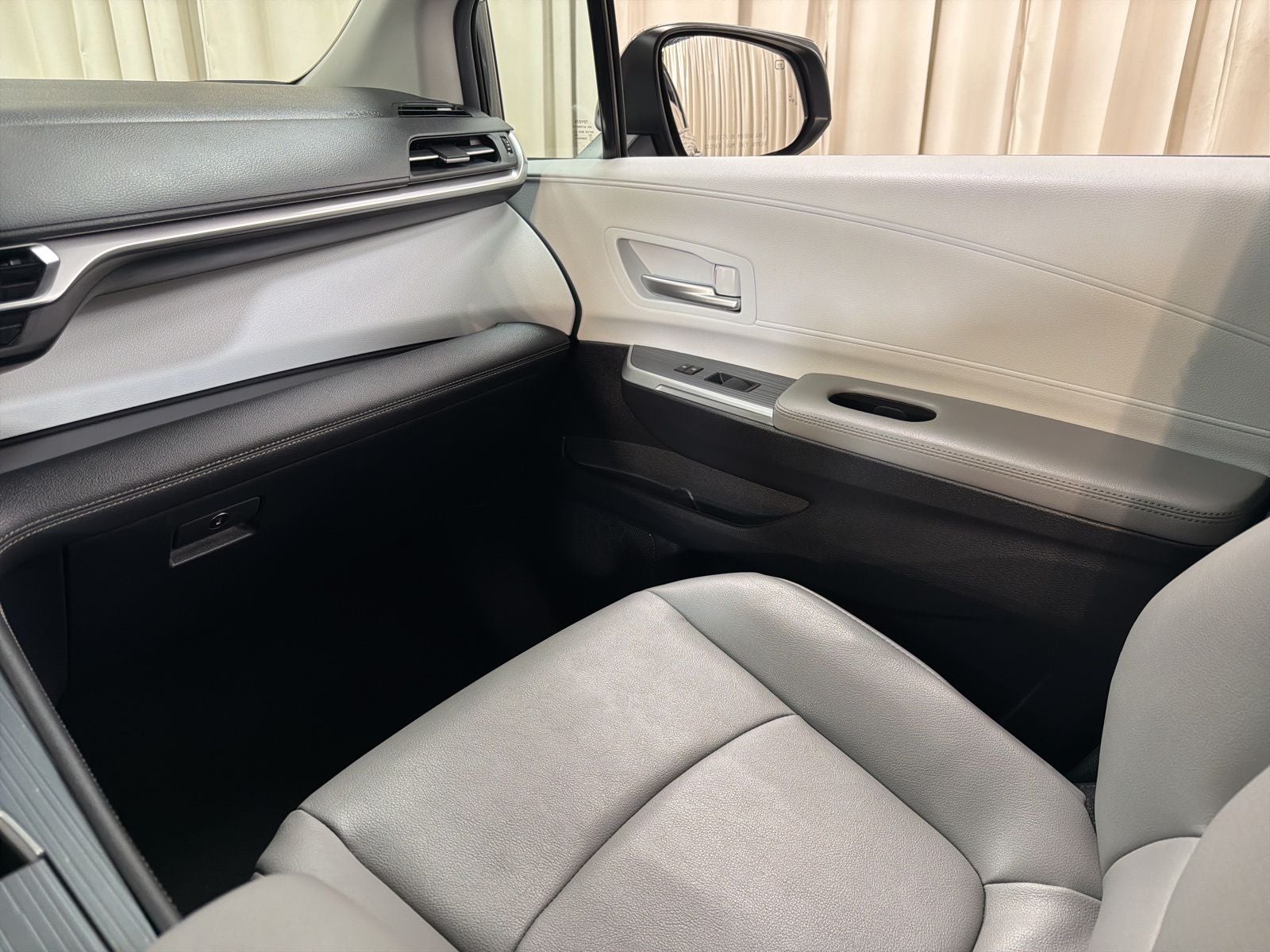 2025 Toyota Sienna XLE 7 Passenger