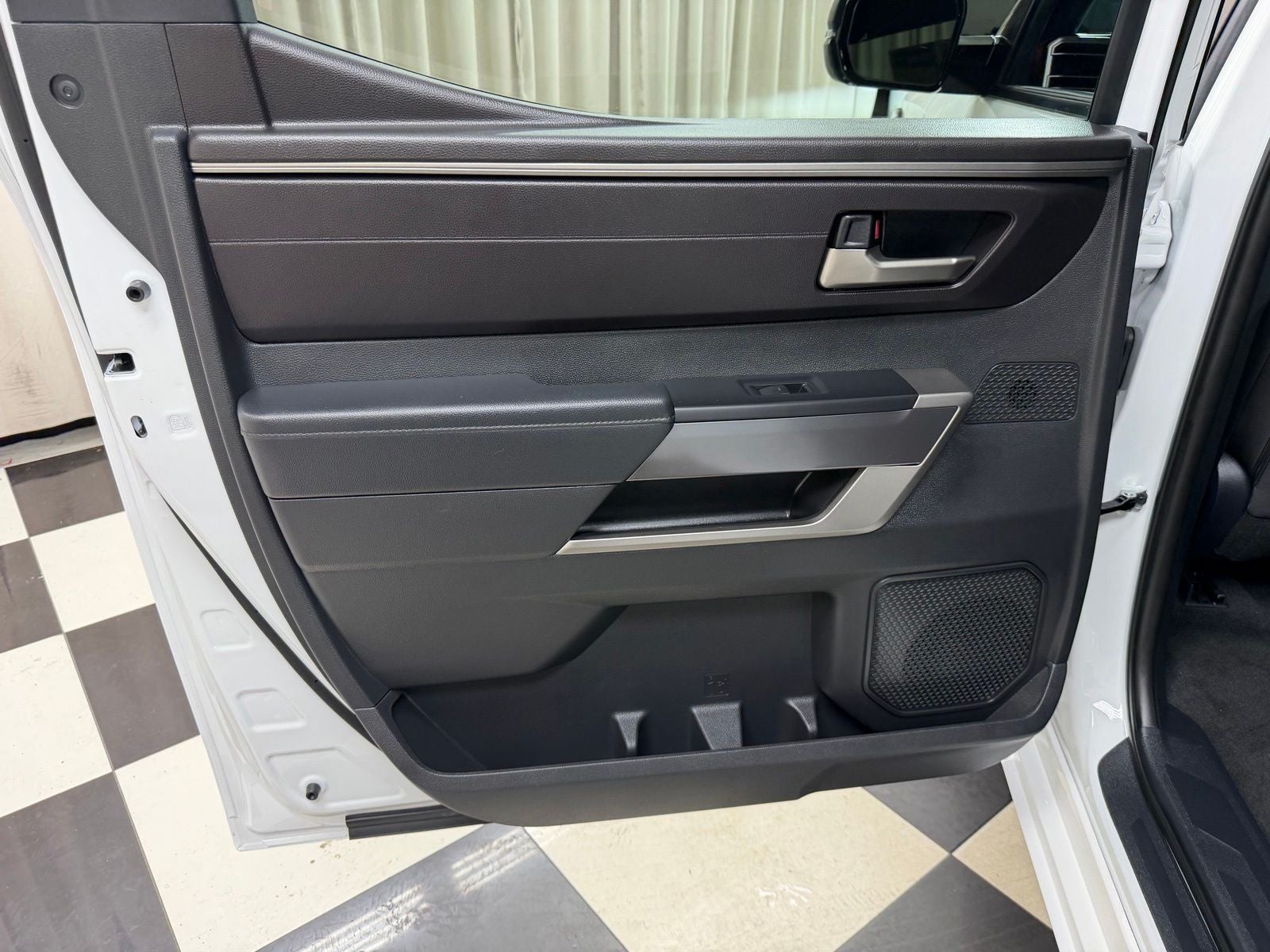 2025 Toyota Tundra SR5 - Photo 20